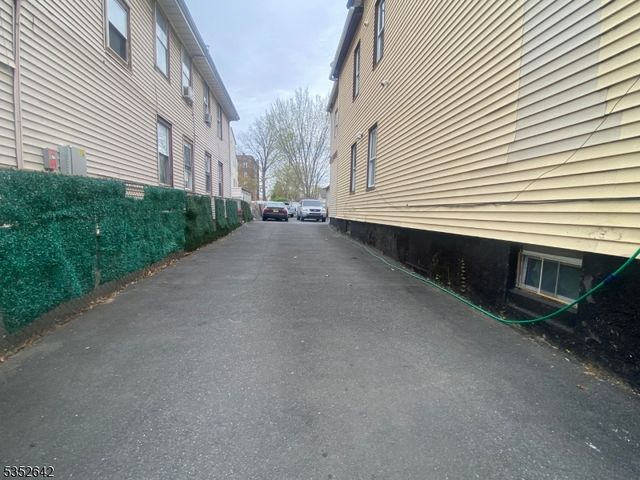 1089 Anna St, Elizabeth City, NJ 07201