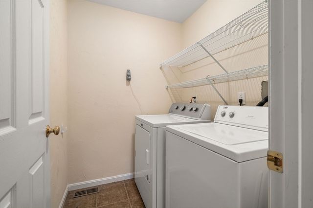 82 Fox Run Rd 82, Blackstone, MA 01504