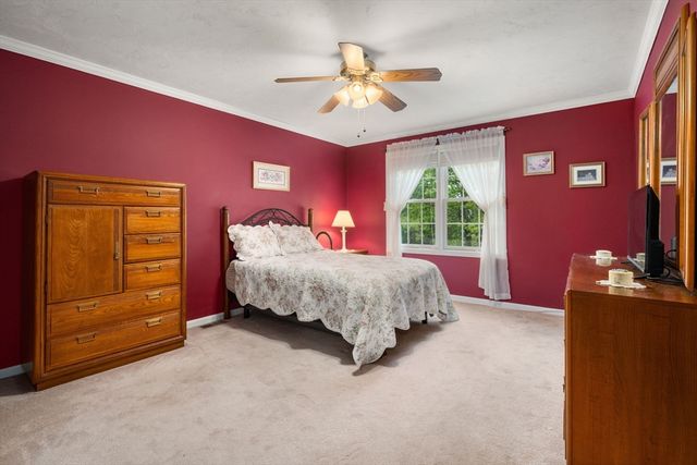 82 Fox Run Rd 82, Blackstone, MA 01504