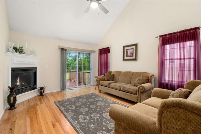 82 Fox Run Rd 82, Blackstone, MA 01504