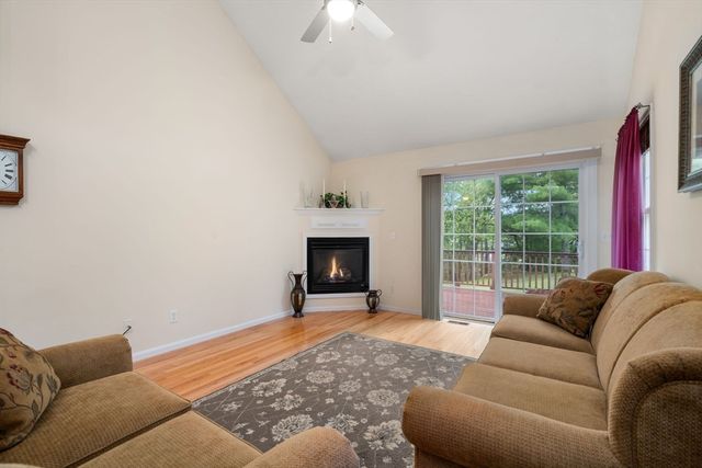 82 Fox Run Rd 82, Blackstone, MA 01504