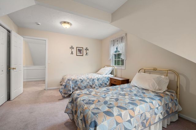 82 Fox Run Rd 82, Blackstone, MA 01504