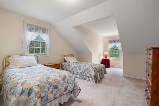 82 Fox Run Rd 82, Blackstone, MA 01504