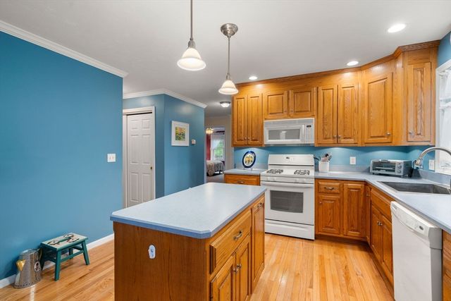 82 Fox Run Rd 82, Blackstone, MA 01504