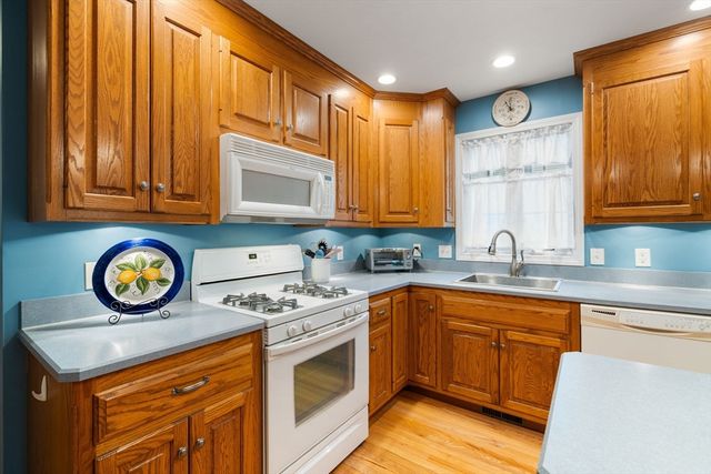 82 Fox Run Rd 82, Blackstone, MA 01504