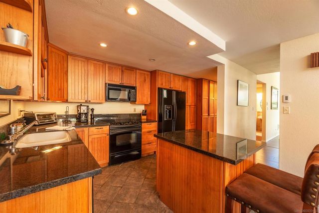 325 S Sierra 36, Solana Beach, CA 92075