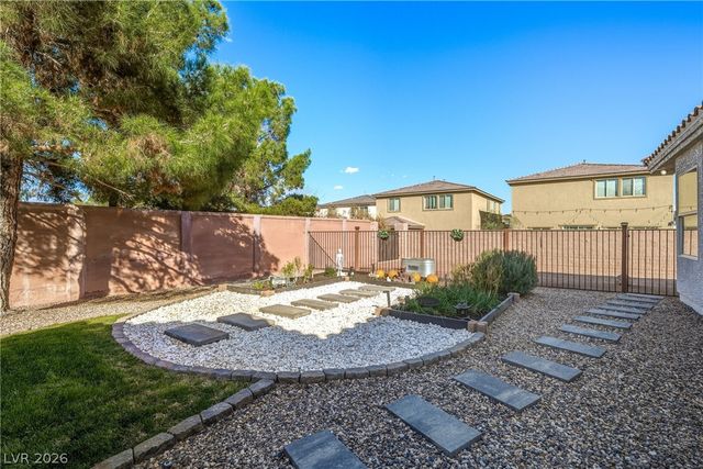 274 Doobie Avenue, Las Vegas, NV 89183