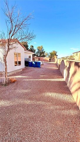 274 Doobie Avenue, Las Vegas, NV 89183