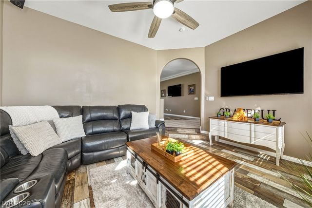 274 Doobie Avenue, Las Vegas, NV 89183