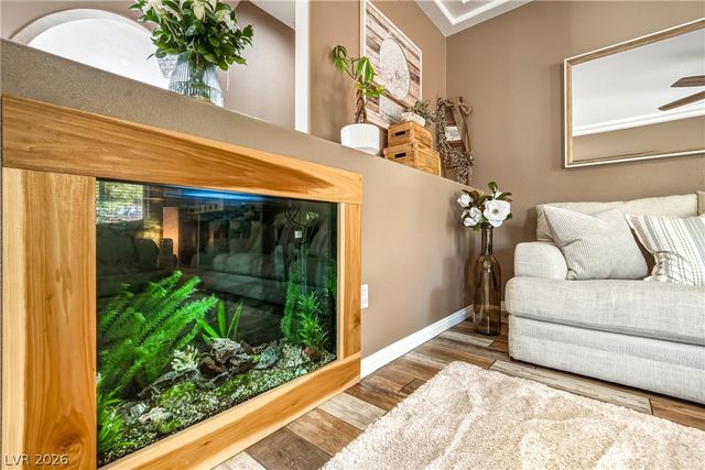 274 Doobie Avenue, Las Vegas, NV 89183