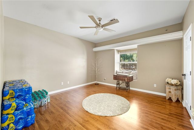 274 Doobie Avenue, Las Vegas, NV 89183