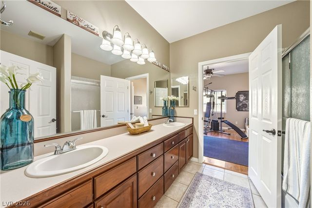 274 Doobie Avenue, Las Vegas, NV 89183