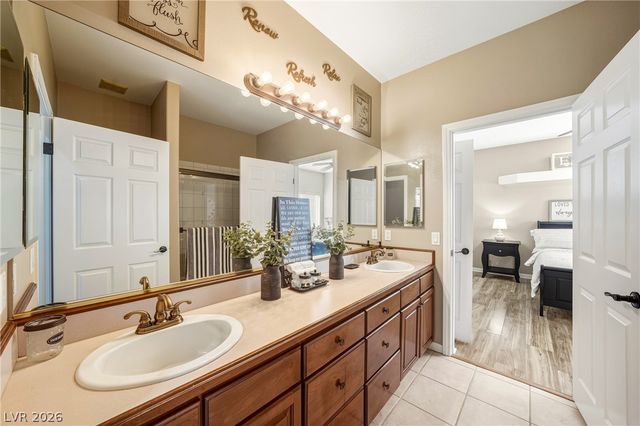 274 Doobie Avenue, Las Vegas, NV 89183