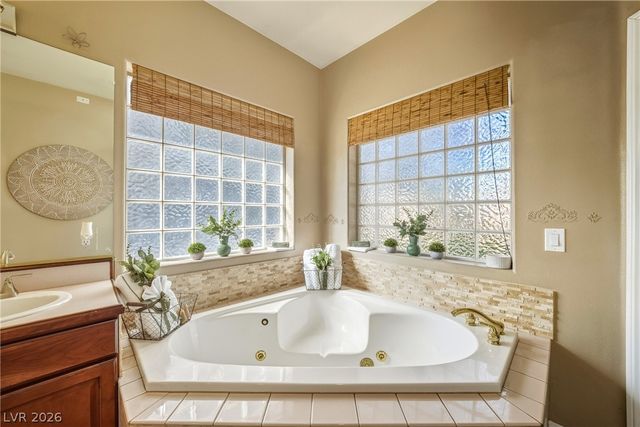 274 Doobie Avenue, Las Vegas, NV 89183