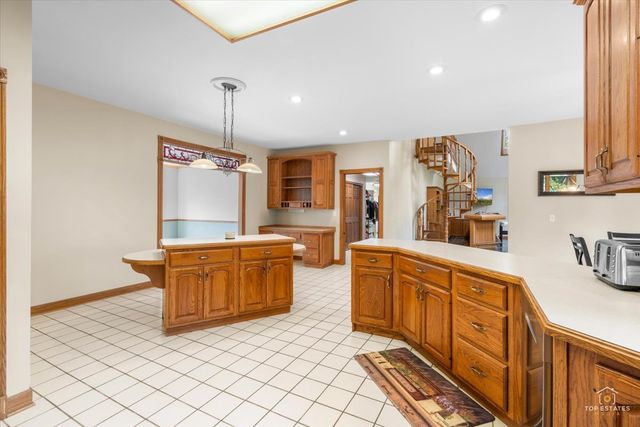 601 Ridgelawn Trail, Batavia, IL 60510