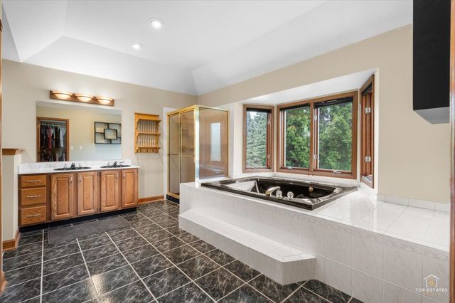 601 Ridgelawn Trail, Batavia, IL 60510