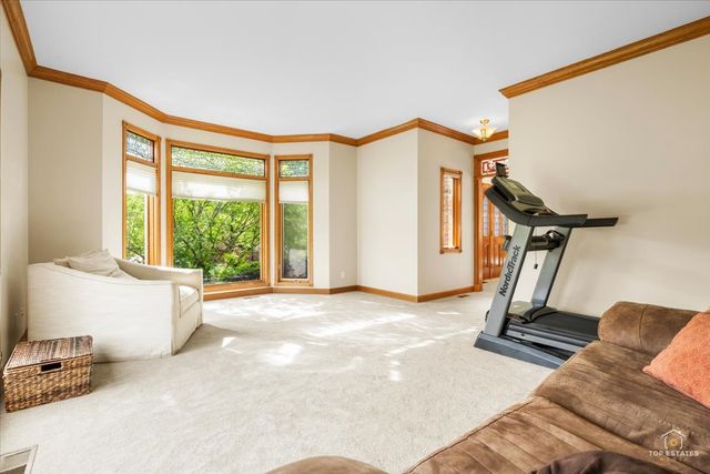 601 Ridgelawn Trail, Batavia, IL 60510