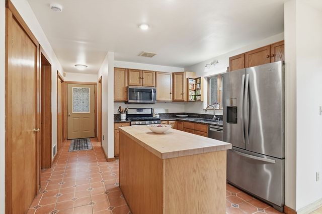 359 Montague Rd, Shutesbury, MA 01072