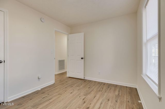 323 Mountain Ash Drive, Dryden, VA 24243