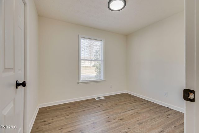 323 Mountain Ash Drive, Dryden, VA 24243