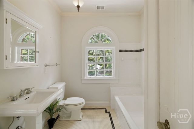 34 Washington Avenue, Savannah, GA 31405