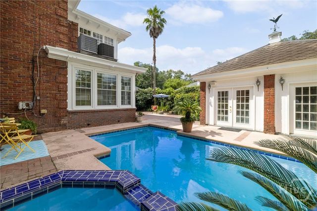 34 Washington Avenue, Savannah, GA 31405