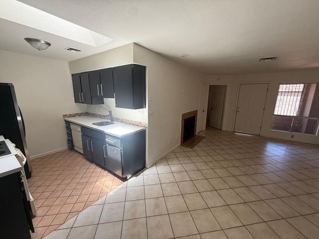 4820 N 89th Avenue 42, Phoenix, AZ 85037
