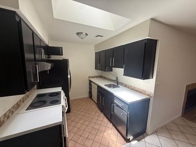 4820 N 89th Avenue 42, Phoenix, AZ 85037