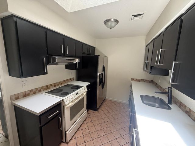 4820 N 89th Avenue 42, Phoenix, AZ 85037