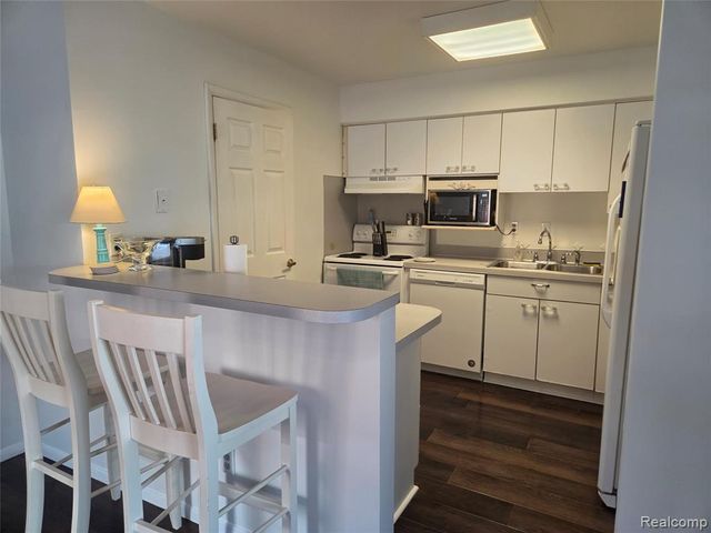 4202 Park Forest Drive, Flint, MI 48507