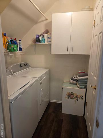 4202 Park Forest Drive, Flint, MI 48507