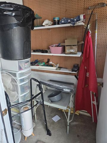 4202 Park Forest Drive, Flint, MI 48507