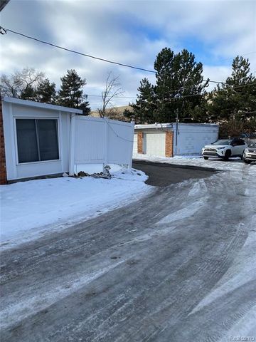 4202 Park Forest Drive, Flint, MI 48507