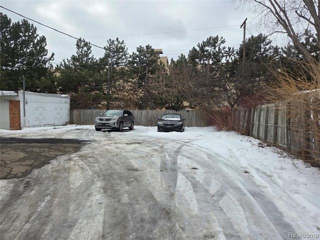 4202 Park Forest Drive, Flint, MI 48507