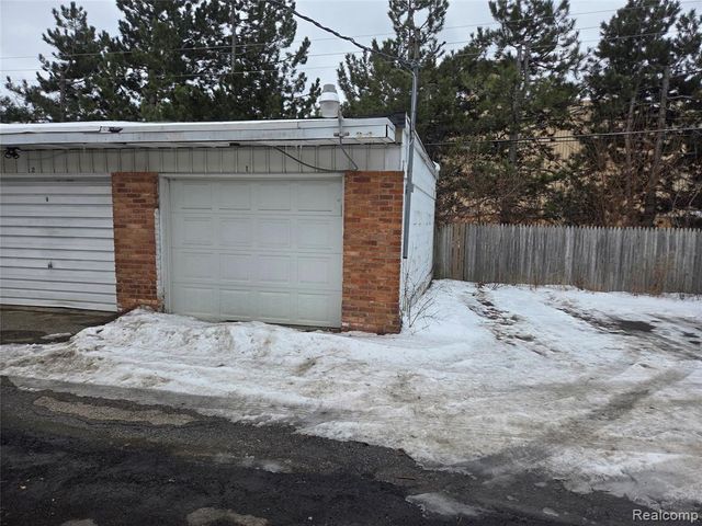 4202 Park Forest Drive, Flint, MI 48507