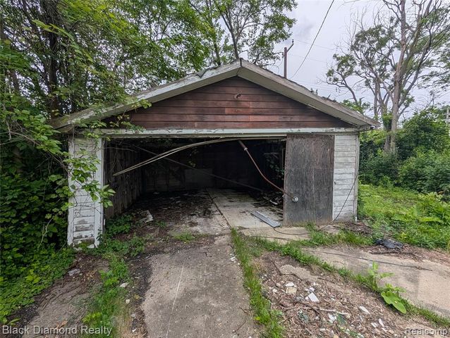 19957 Annott Street, Detroit, MI 48205
