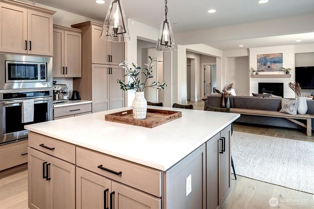 12143 NE 170th Place, Bothell, WA 98011