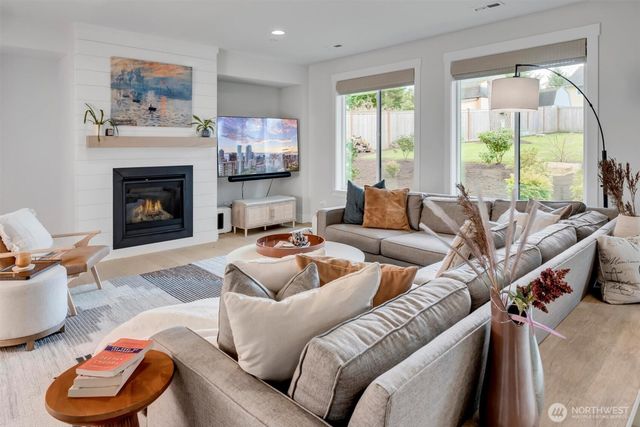 12143 NE 170th Place, Bothell, WA 98011