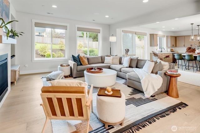 12143 NE 170th Place, Bothell, WA 98011