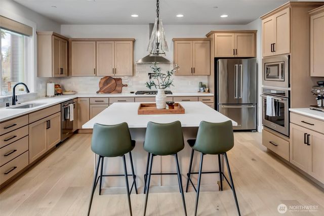 12143 NE 170th Place, Bothell, WA 98011