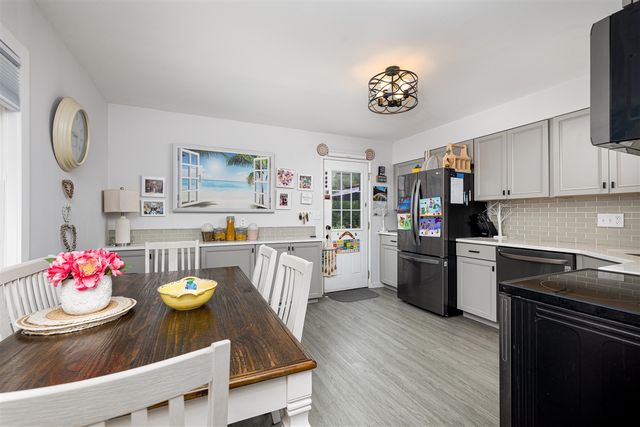 1036 N Maple Road, Ann Arbor, MI 48103