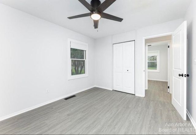 1036 N Maple Road, Ann Arbor, MI 48103