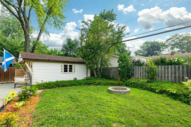 1036 N Maple Road, Ann Arbor, MI 48103