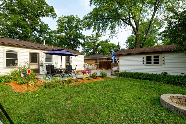 1036 N Maple Road, Ann Arbor, MI 48103