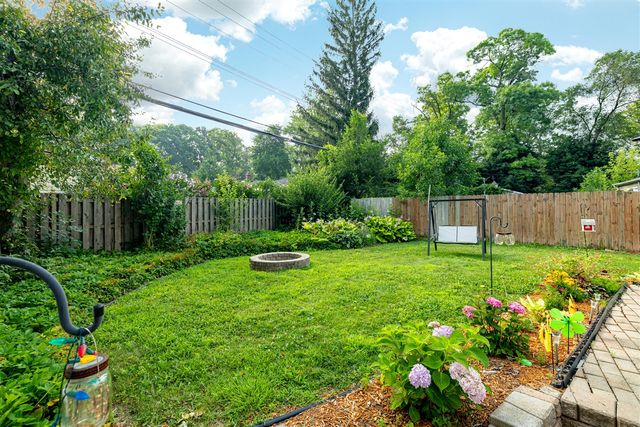 1036 N Maple Road, Ann Arbor, MI 48103