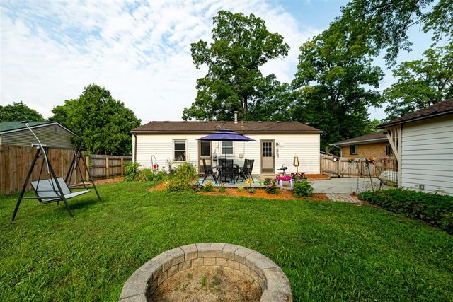 1036 N Maple Road, Ann Arbor, MI 48103