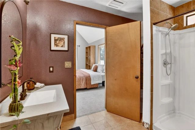336 Lovers, Cedarpines Park, CA 92322
