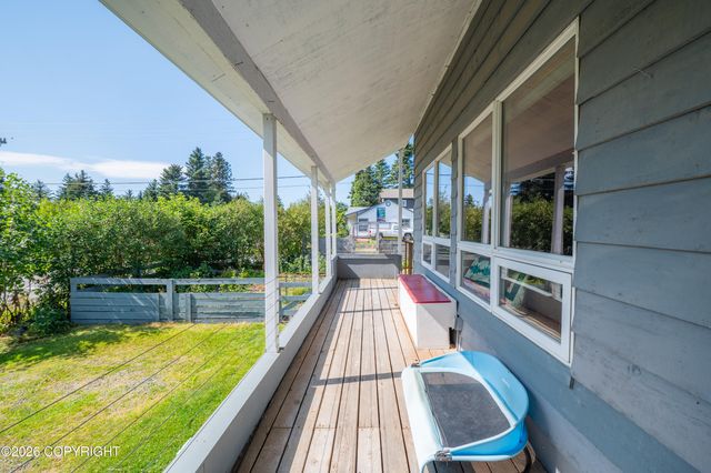 480 Grubstake Avenue, Homer, AK 99603