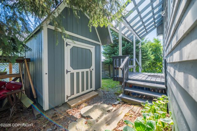 480 Grubstake Avenue, Homer, AK 99603