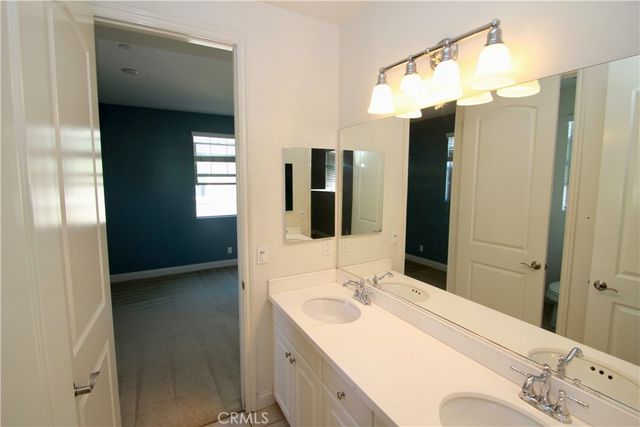 52 Shadowbrook, Irvine, CA 92604